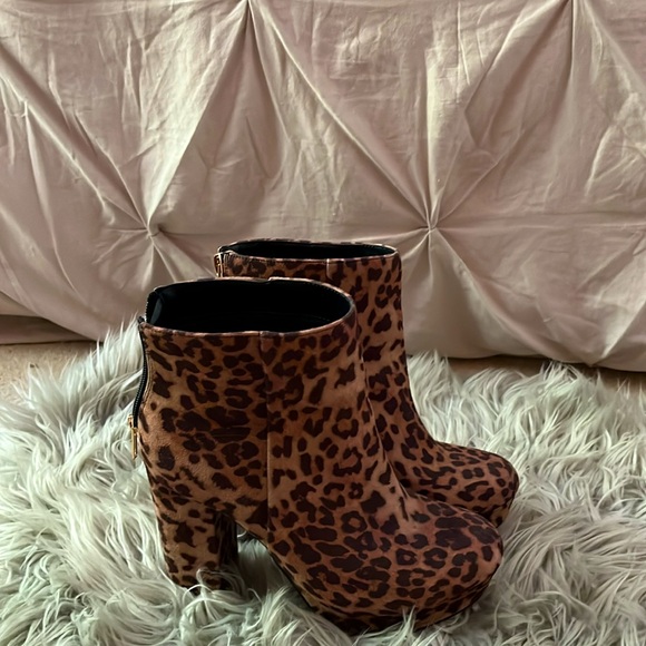 Leopard print heeled booties - Picture 4 of 6